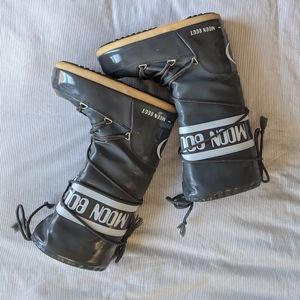 Moon Boots